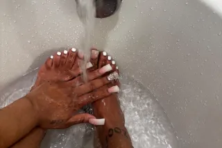 NEW TO TOWN 💕🤪CATCH ME WHILE Y... - Image 4